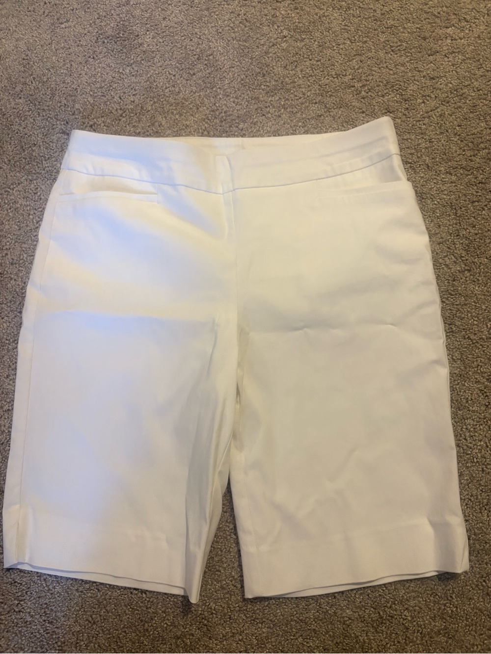 Chicos White Bermuda Shorts Size 1 (size 8) stretchy